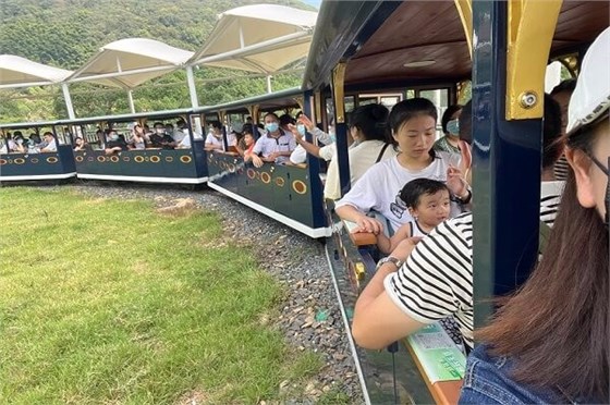 秋高氣爽,大家跟隨艾思捷一起團建去呀.jpg 秋高氣爽,大家跟隨艾思捷一起團建去呀.jpg