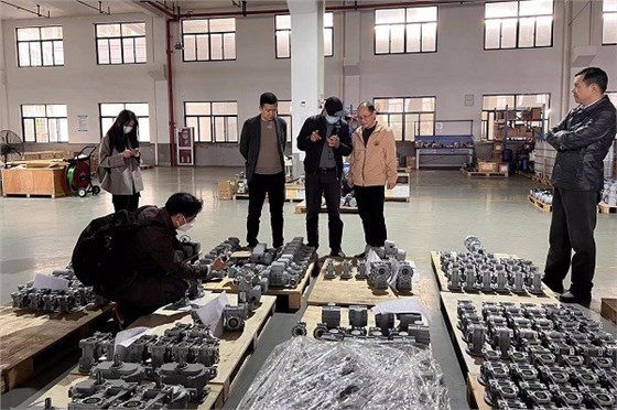 艾思捷歡迎西門子醫(yī)療器械有限公司來廠區(qū)進行合作考察 .jpg 艾思捷歡迎西門子醫(yī)療器械有限公司來廠區(qū)進行合作考察 .jpg