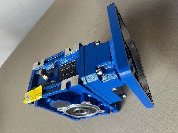 艾思捷技術(shù)教您蝸輪蝸桿減速機(jī)怎么選一款合適的伺服電機(jī)配套？ (2).jpg